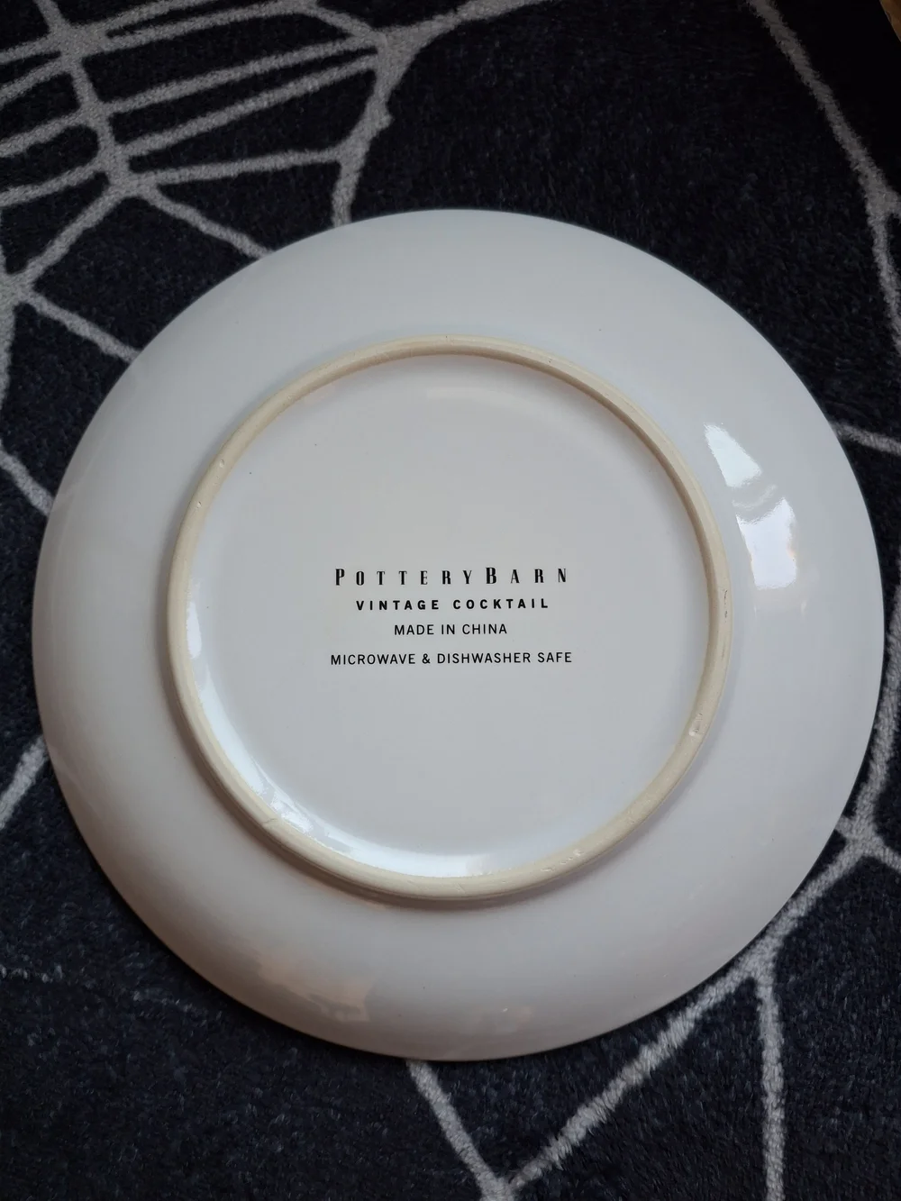 Pottery Barn Black Vintage Martini Vermouth Set Of 4 Plates Round Box Never Used